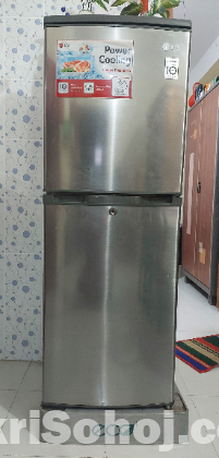 রেফ্রিজারেটর